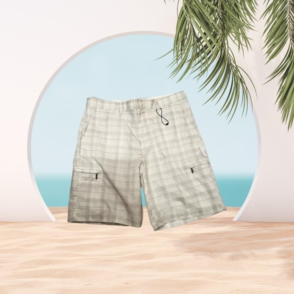 Greg Norman Golf Shorts Men's Grey and White Shorts Size 33